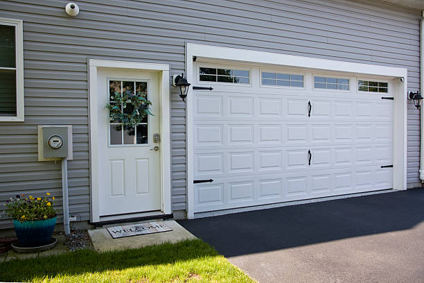 24/7 Emergency Garage Door Panel Replacement experts in Arlington, WA